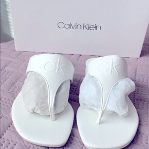 NWOT Calvin Klein white sandals-perfect slides